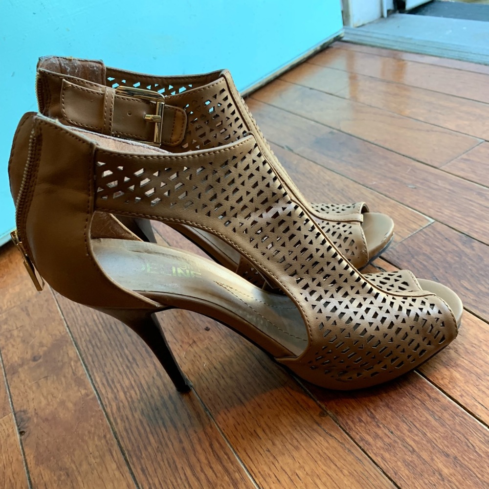 Tan heels